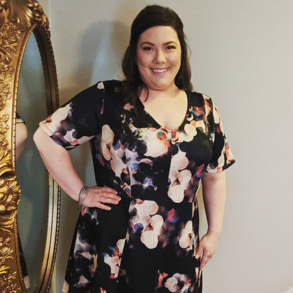 Meet your Posher, Randi - Picture 2 of 2